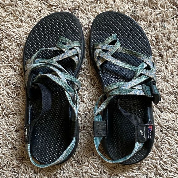 Women’s Rocky Mountain Chaco sandals with toe strap. Size 7 - Picture 1 of 4